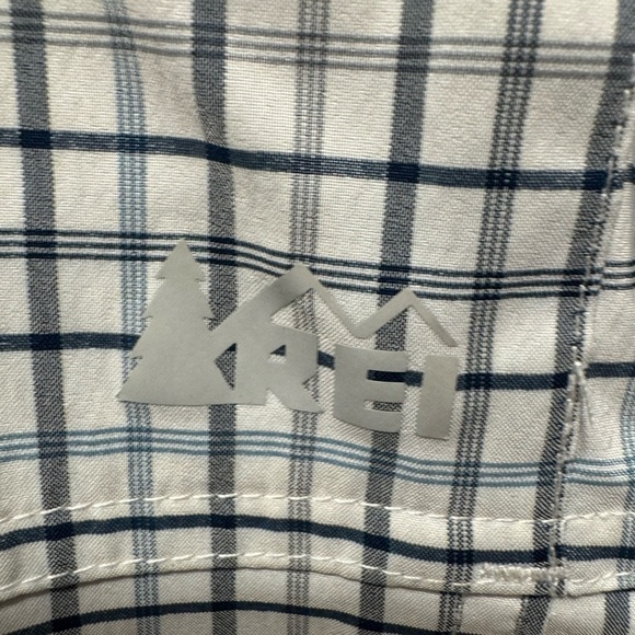 REI Vented Fly Fishing Hiking Long Sleeve Button‎ Down Shirt - Mens medium - Picture 5 of 9